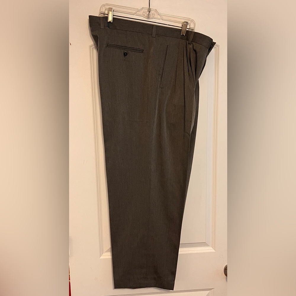 Perry Ellis Men’s dress slacks. Like new. Size 36x34